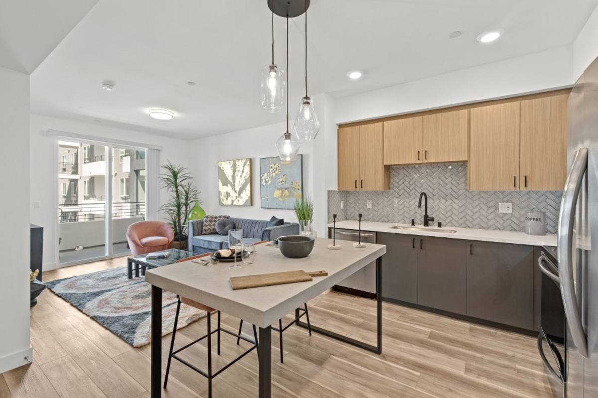 Apartment for rent at 7401 Lankershim Blvd, North Hollywood, CA 91605