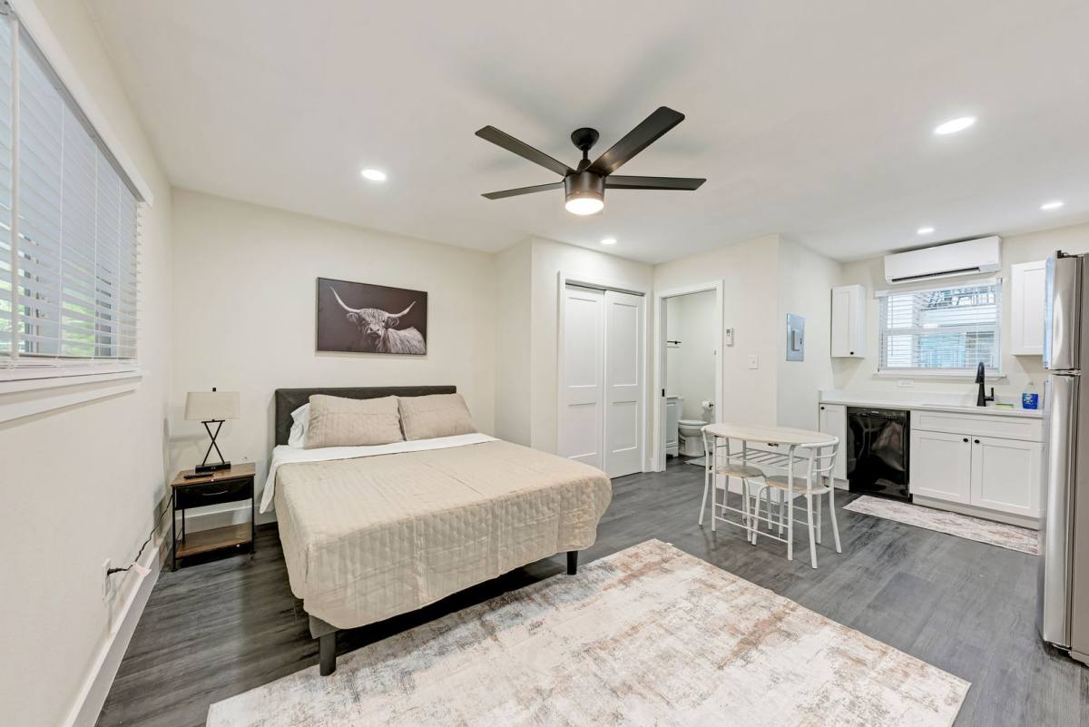 Apartment for rent at 2302 Leon, Austin, TX 78705