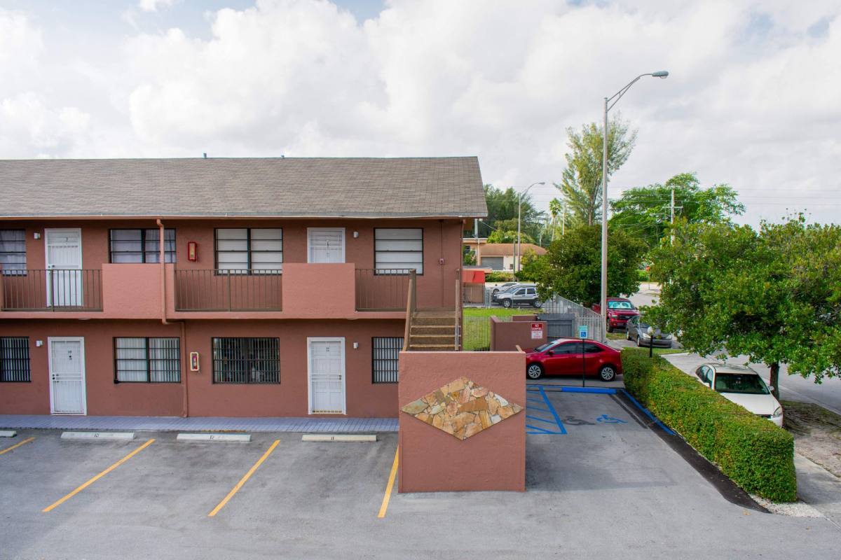 Apartment for rent at 450 E 30 St, Hialeah, FL 33013