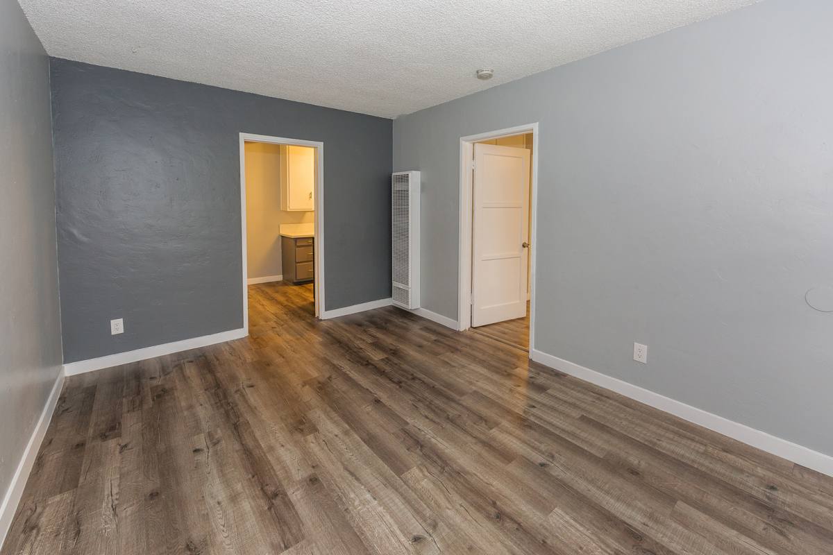Apartment for rent at 1430 Chestnut Ave, Long Beach, CA 90813