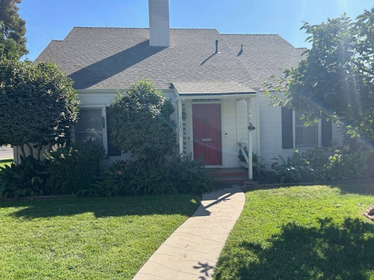 House for rent at 1301 W Myrtle Ave, Visalia, CA 93277