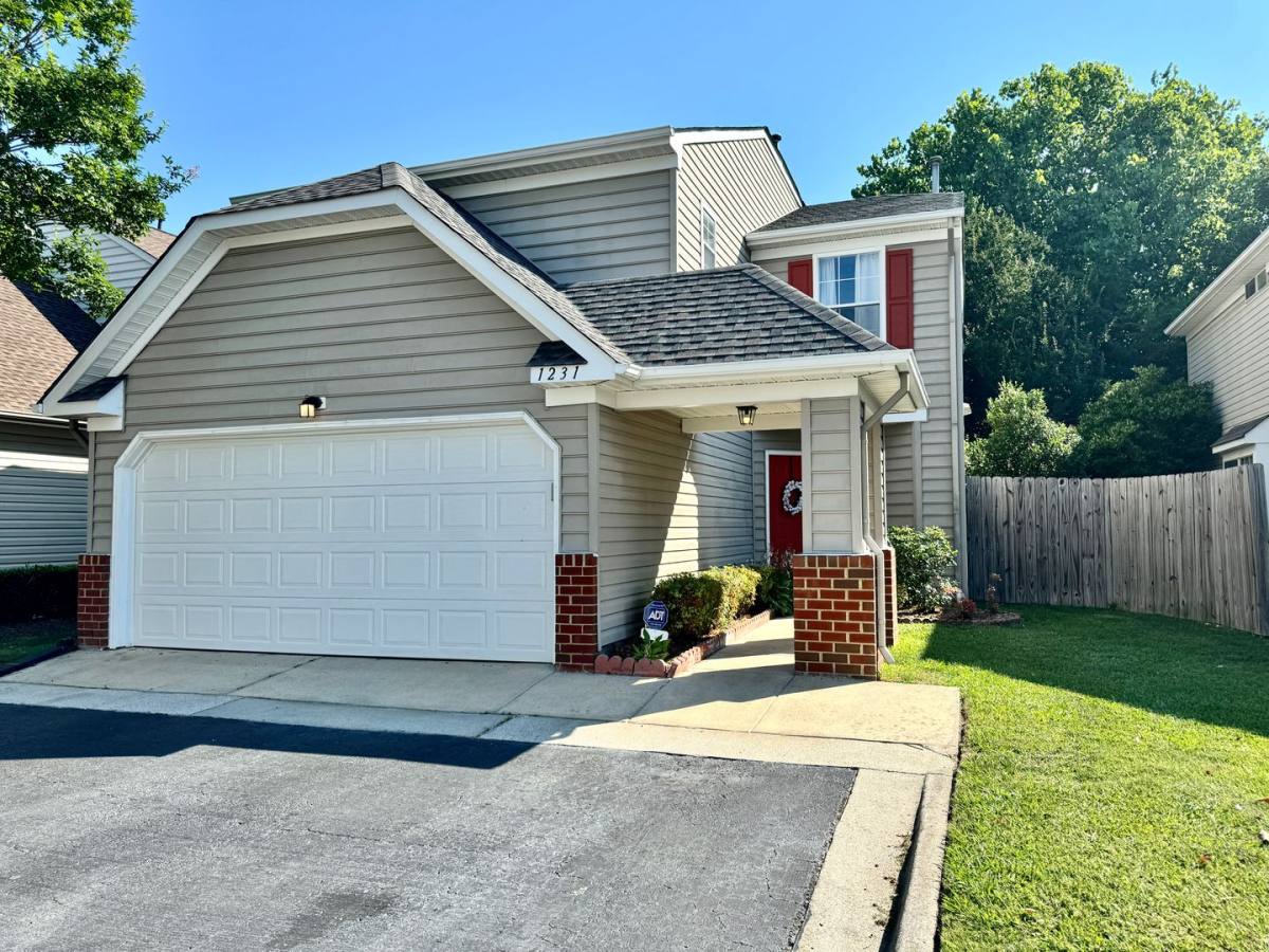 House for rent at 1231 Club Point Rd, Chesapeake, VA 23322