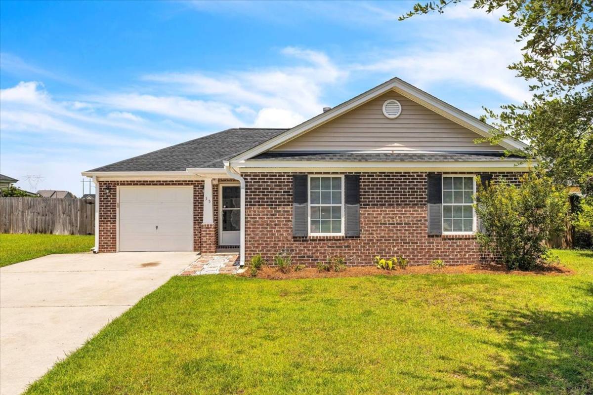 House for rent at 35 Valley Oak Dr, Richmond Hill, GA 31324