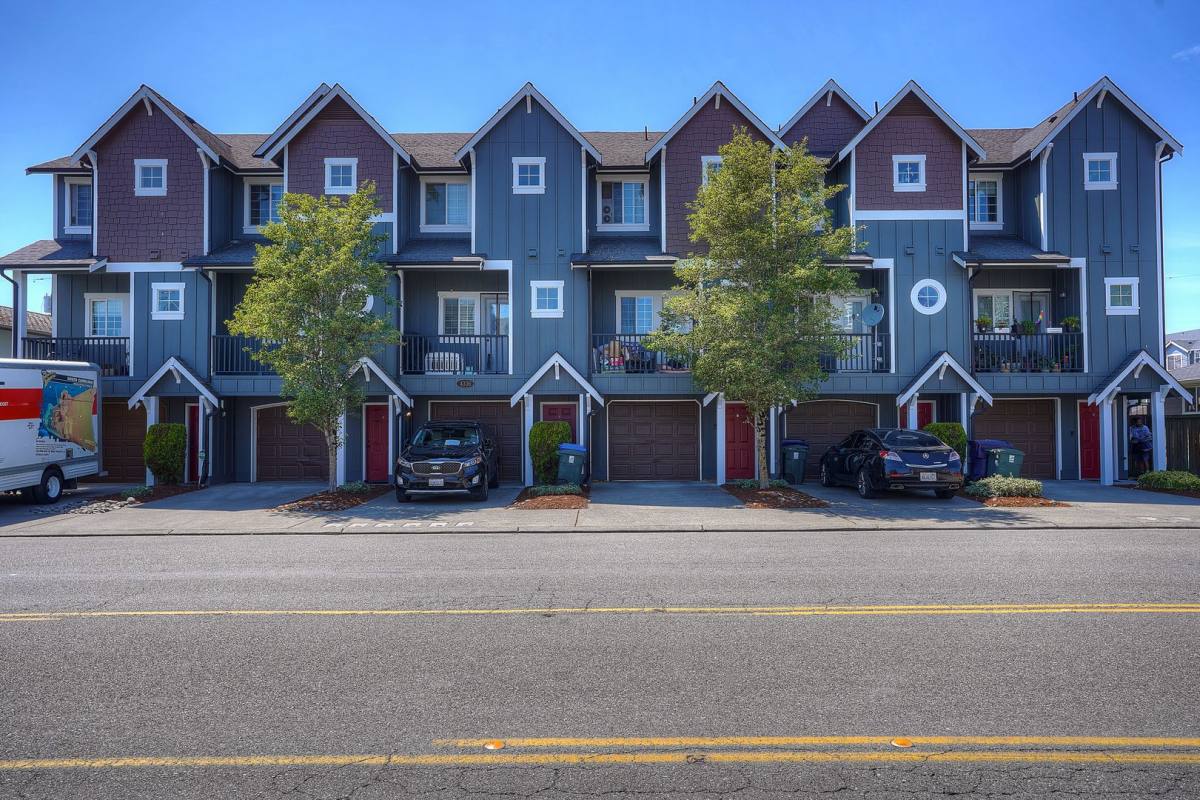 Apartment for rent at 4341 S Warner St, Tacoma, WA 98409