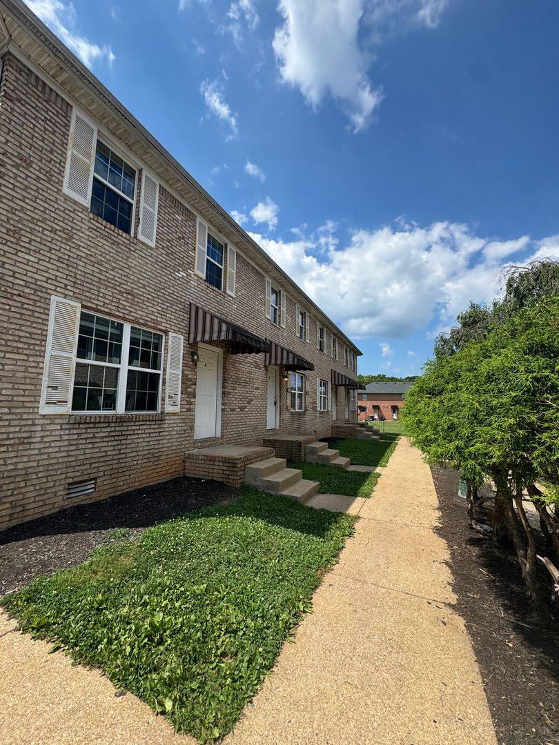 Apartment for rent at 525 Lost Circle, Bowling Green, KY 42101