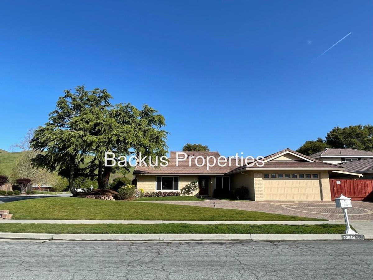 House for rent at 23048 Espada Dr, Salinas, CA 93908