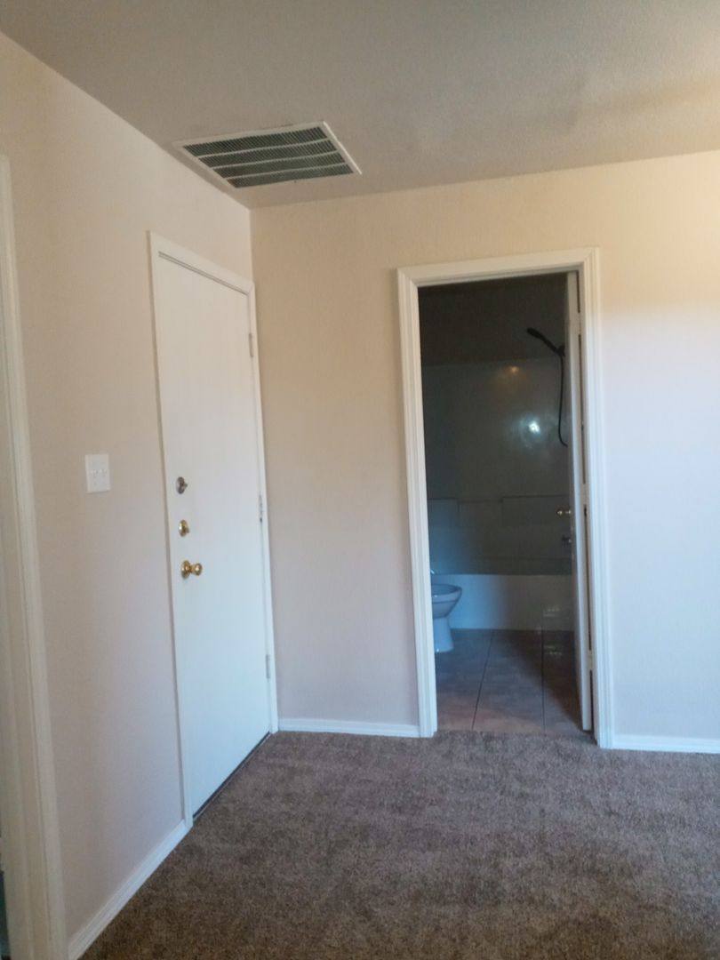 House for rent at 9900 Sunshine Mesa Dr NW, Albuquerque, NM 87114