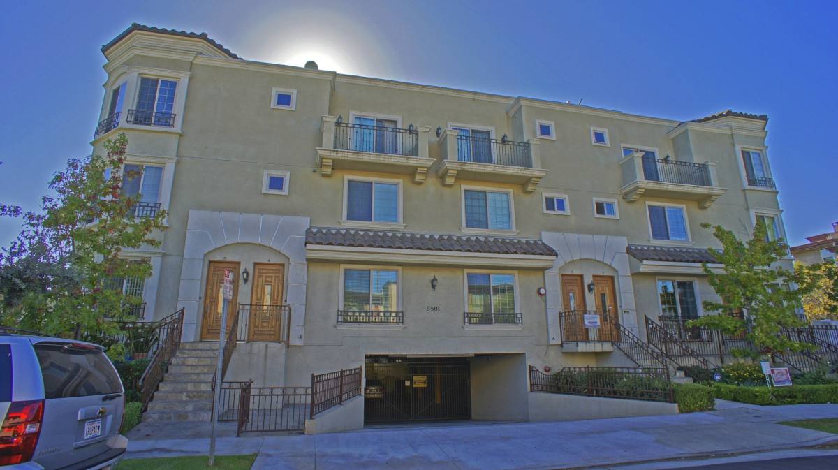Apartment for rent at 3501 Tilden Ave, Los Angeles, CA 90034