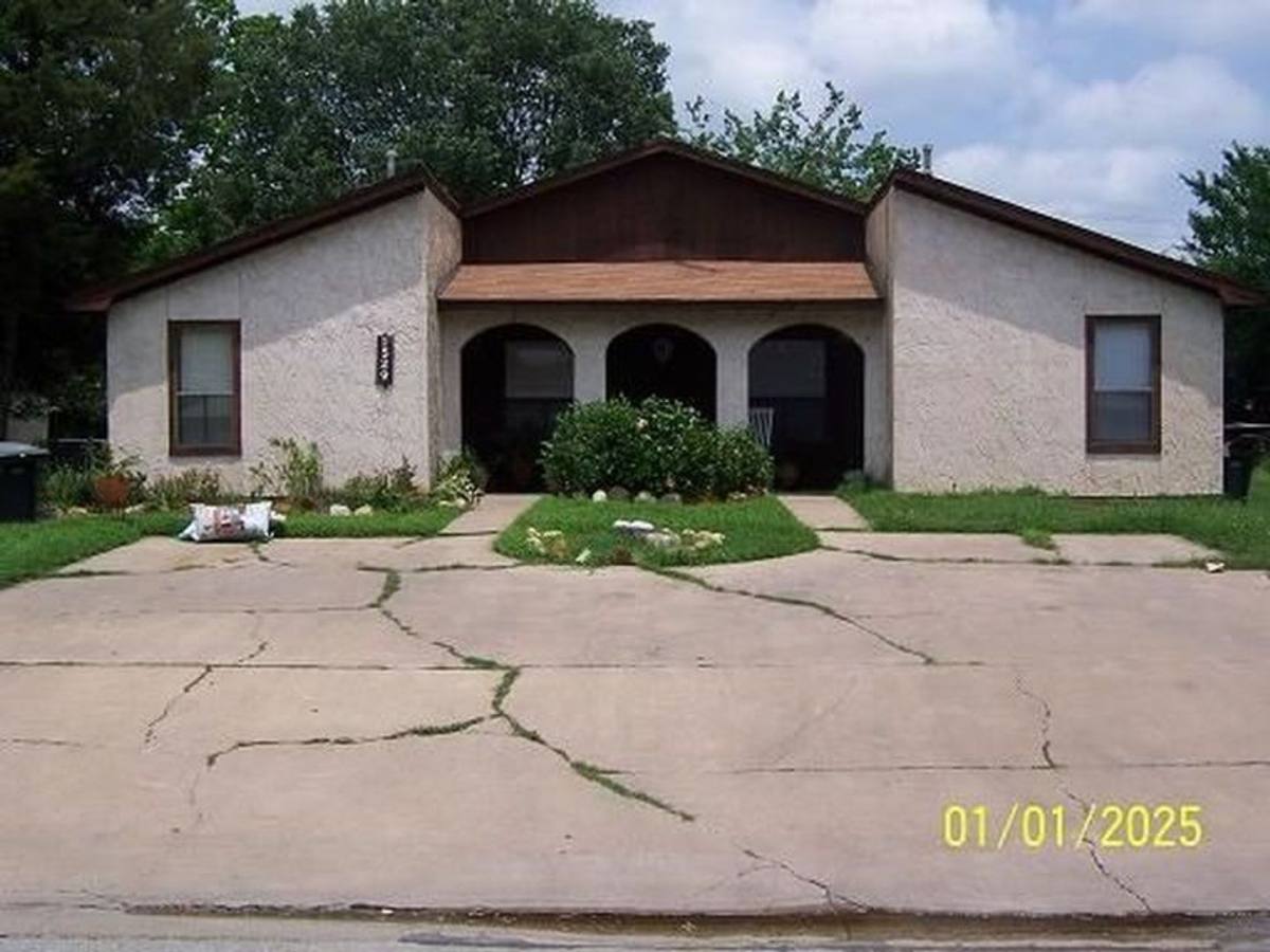 House for rent at 1529 A Pineridge Dr, College Station, TX 77840