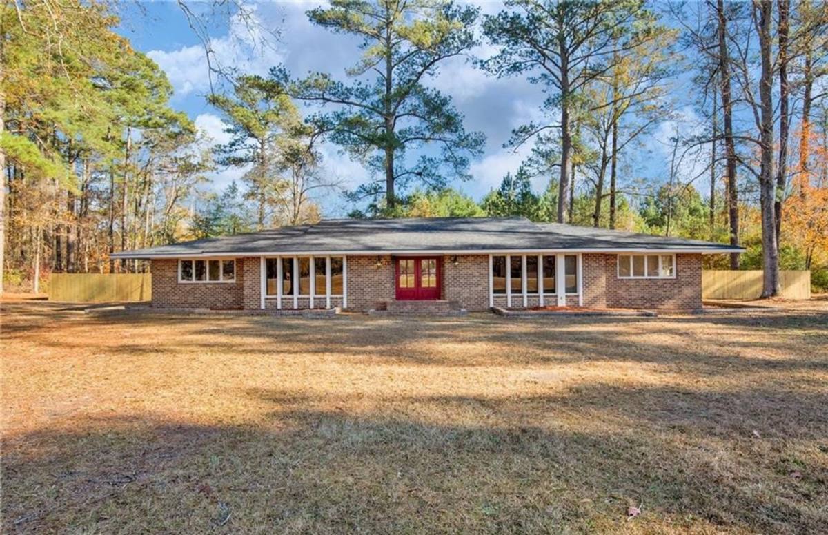 House for rent at 3983 Cedar Creek Rd, Fayetteville, NC 28312
