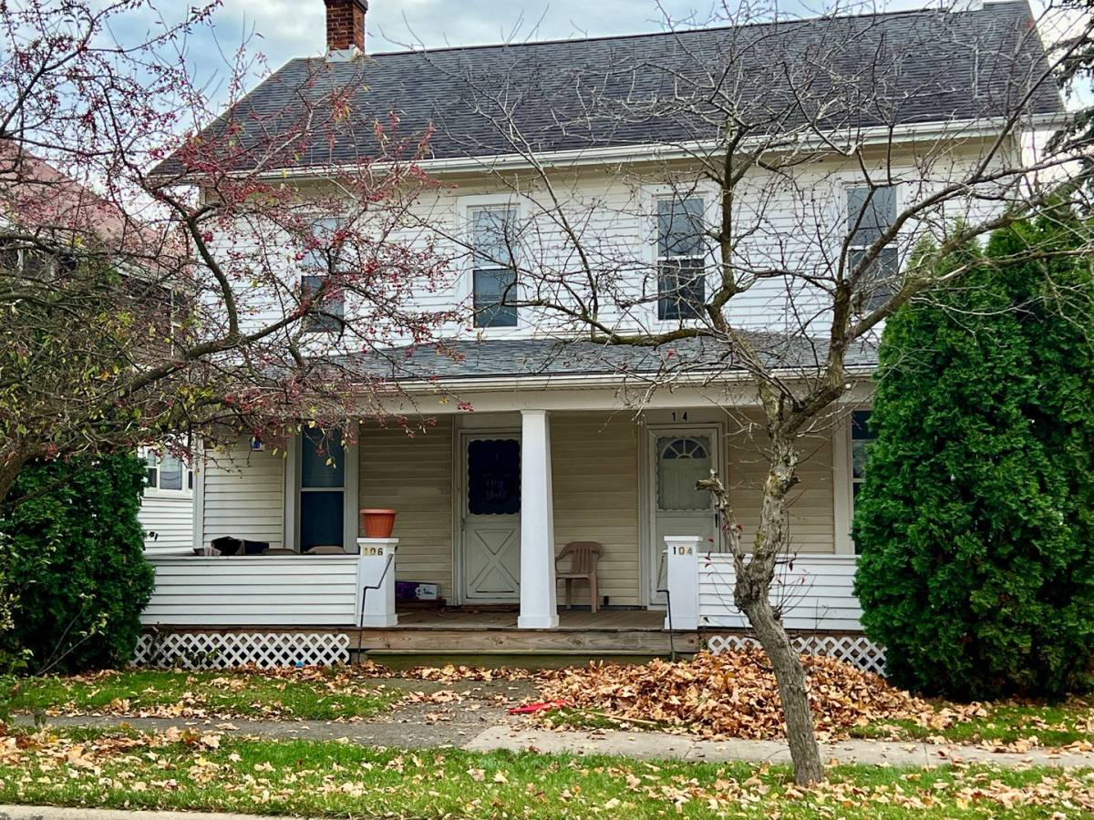 Apartment for rent at 104-106 E Main St, Shelby, OH 44875