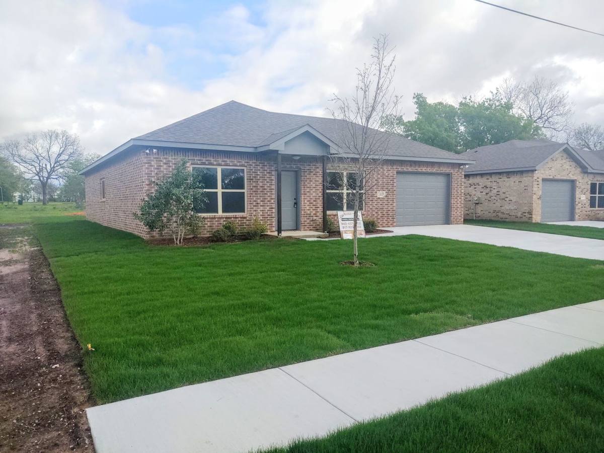 House for rent at 103 Kirkland, Sanger, TX 76266