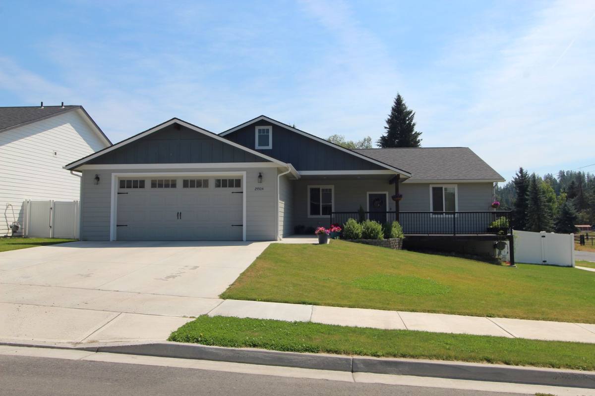 House for rent at 25504 N Sheridan Rd, Chattaroy, WA 99003