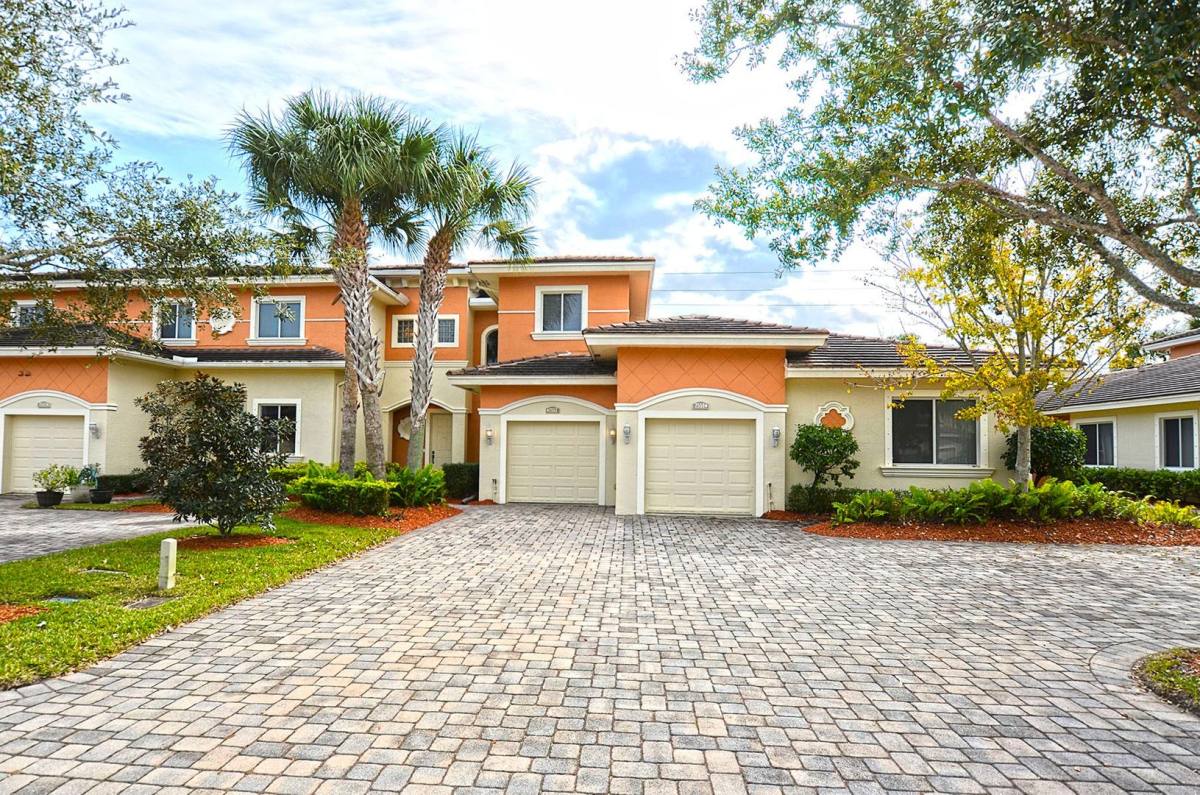 Townhouse for rent at 2553 Langrove Lane SW, Vero Beach, FL 32962