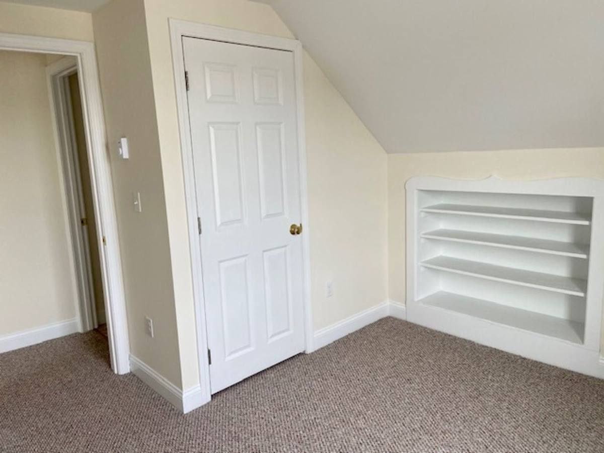 Apartment for rent at 2 Bay Rd, Newmarket, NH 03857