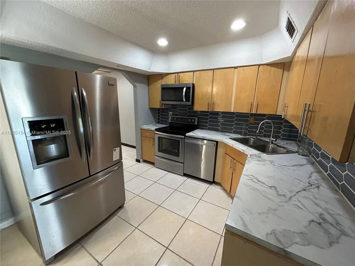 Townhouse for rent at 1733 NW 56th Ave, Fort Lauderdale, FL 33313
