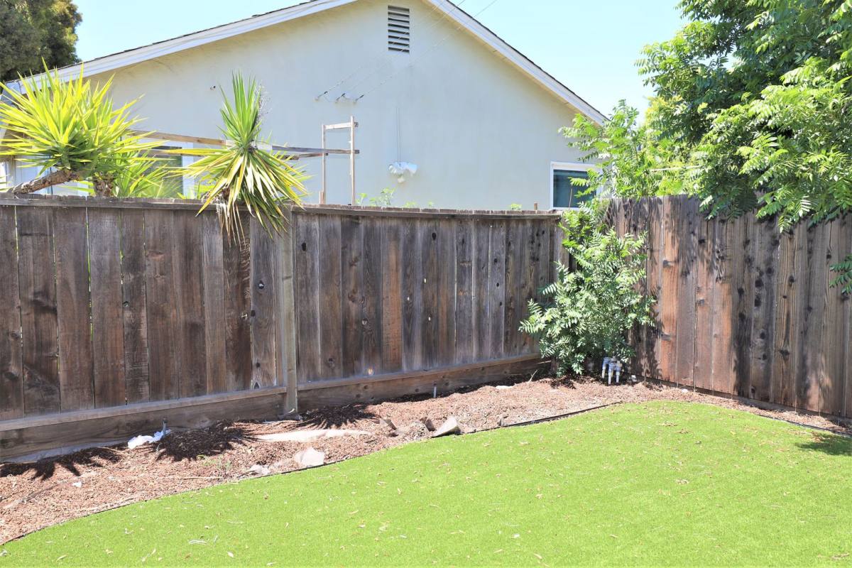 Apartment for rent at 812 Cleveland St, Redwood City, CA 94061