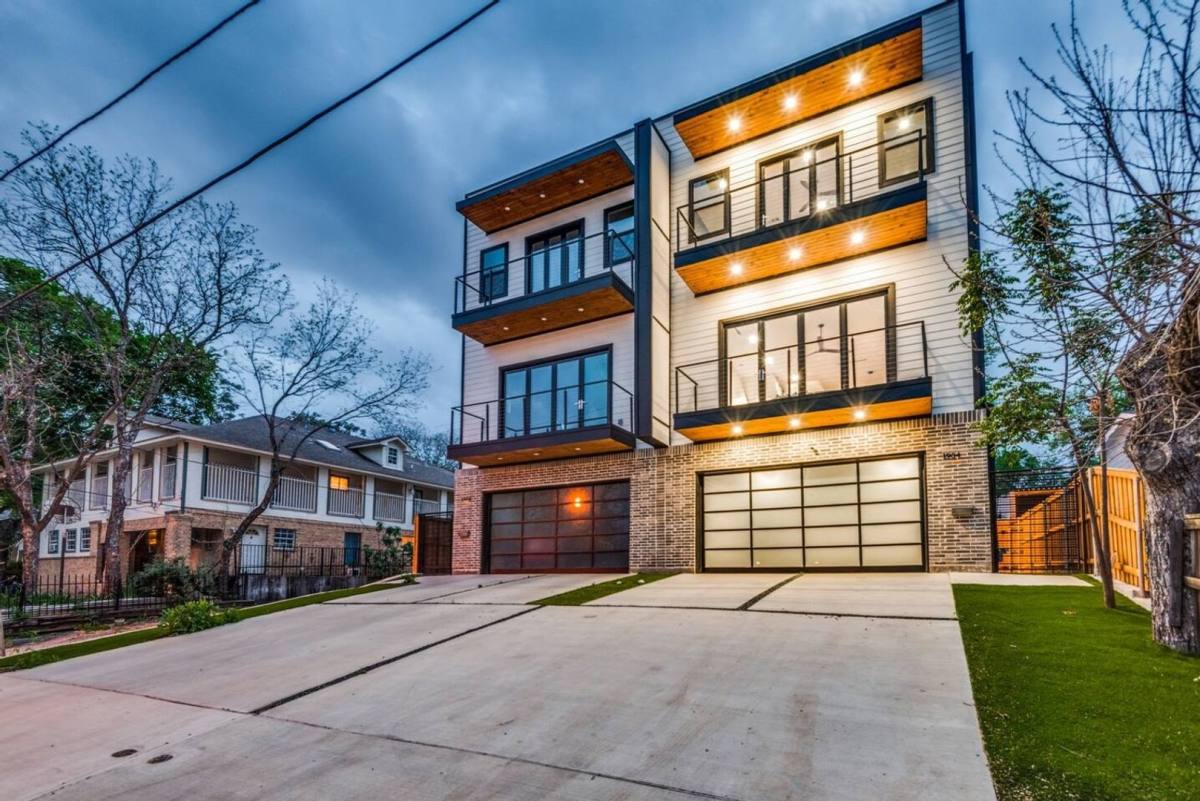 Townhouse for rent at 1904 Pollard St, Dallas, TX 75208
