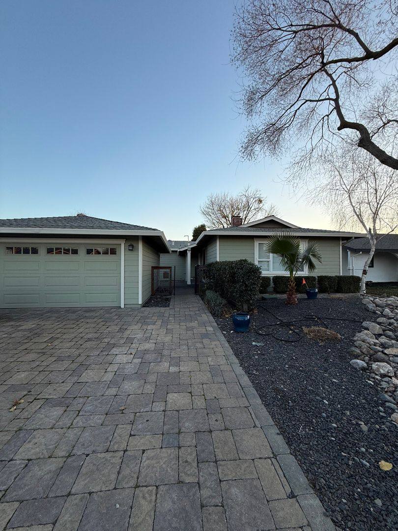 House for rent at 24 Hacienda Lane, Woodland, CA 95695