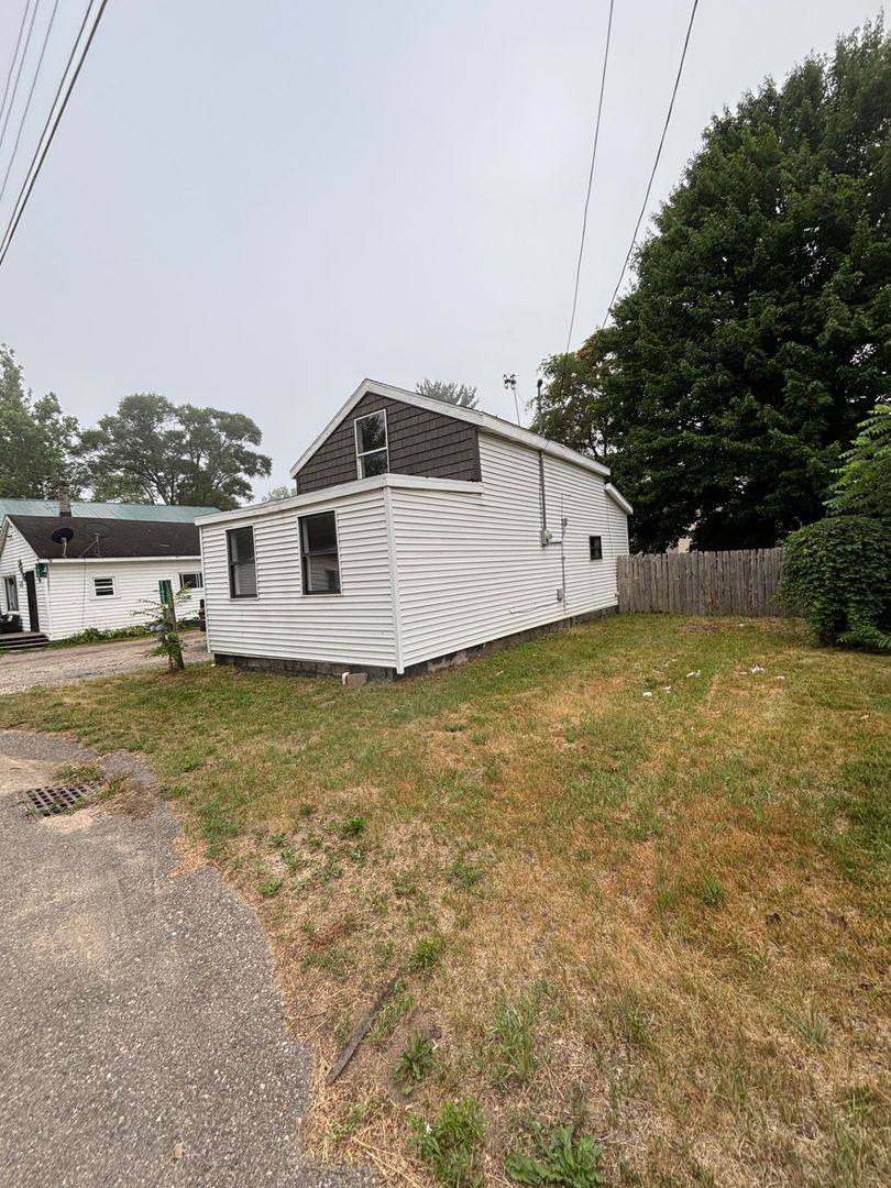 House for rent at 11921 Roxbury, Sparta, MI 49345