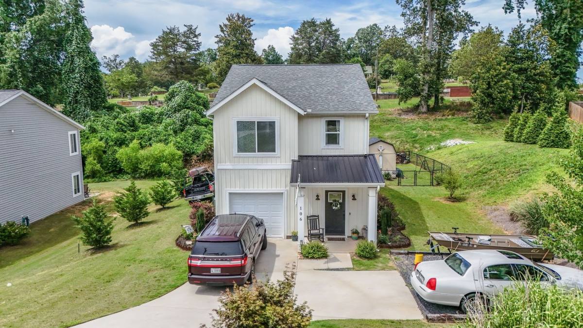 House for rent at 106 W N, Seneca, SC 29678