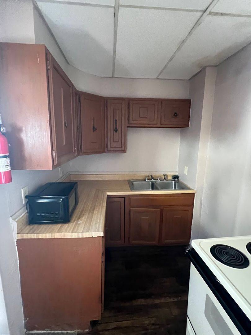 Apartment for rent at 1043 Franklin St, Reading, PA 19602