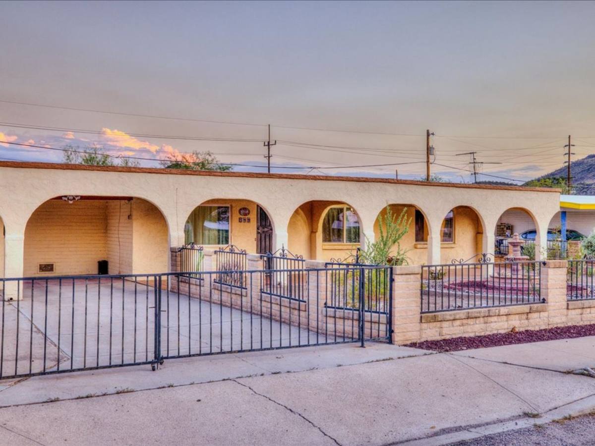 House for rent at 911 W Estrada St, Tucson, AZ 85745