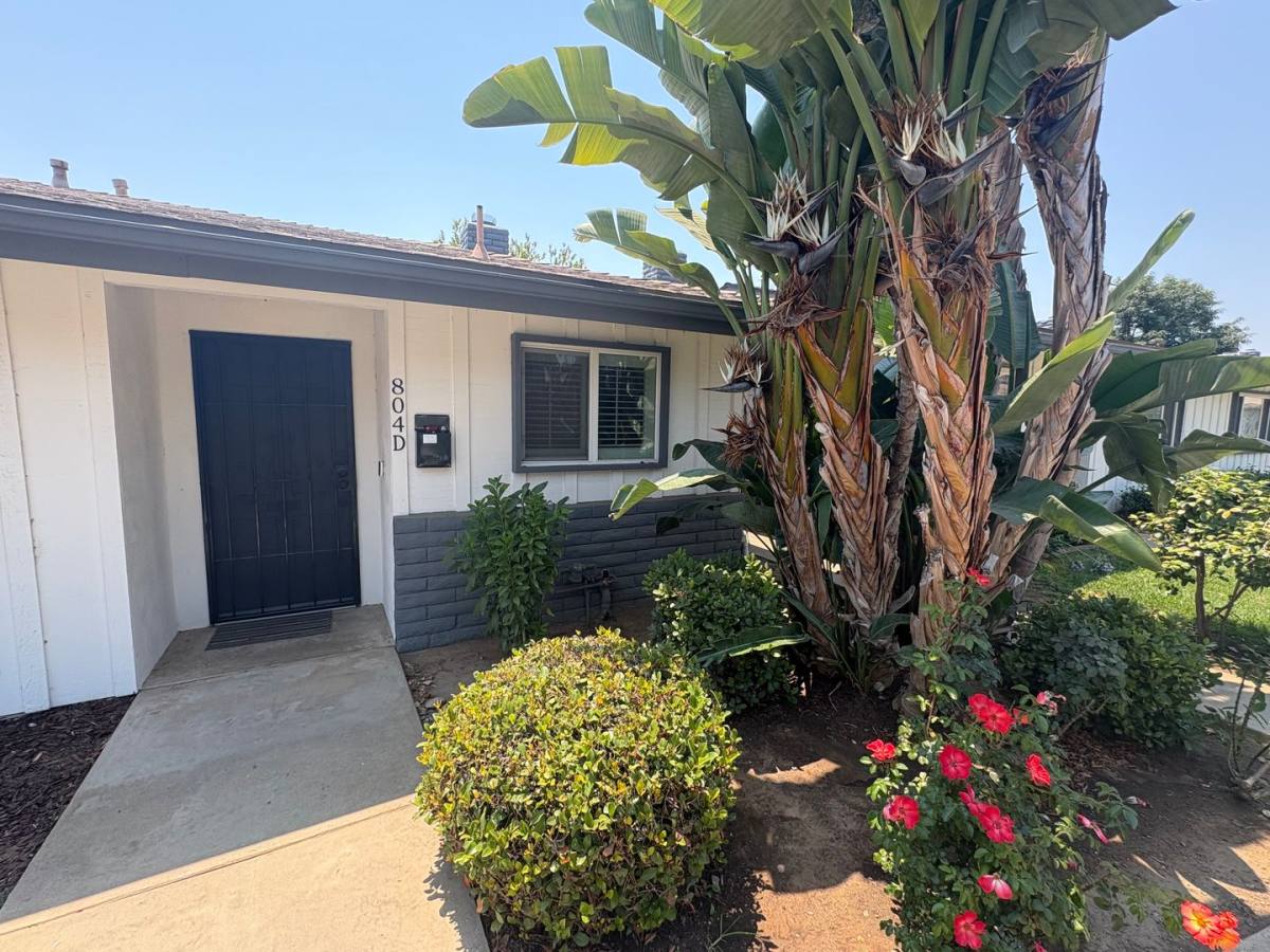 Apartment for rent at 804 E Washington Ave, Escondido, CA 92025