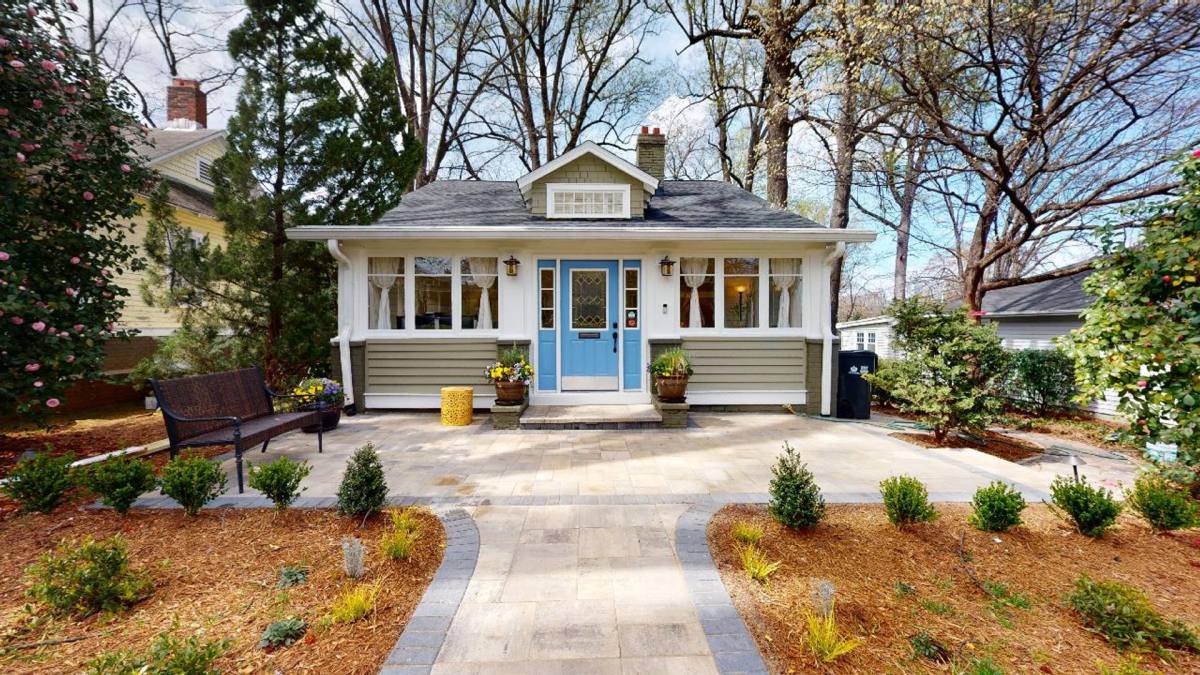 House for rent at 1612 Kenilworth Ave, Charlotte, NC 28203