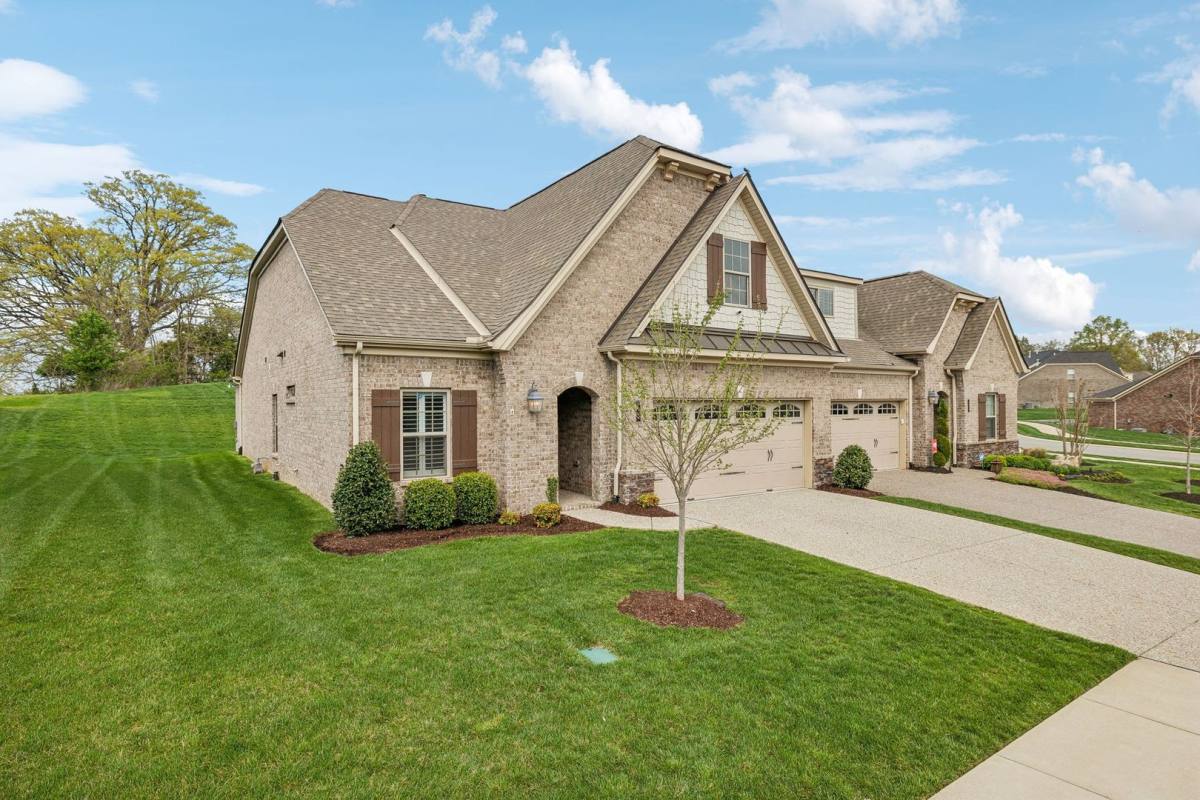 Townhouse for rent at 1064 Callaway Dr, Lebanon, TN 37087