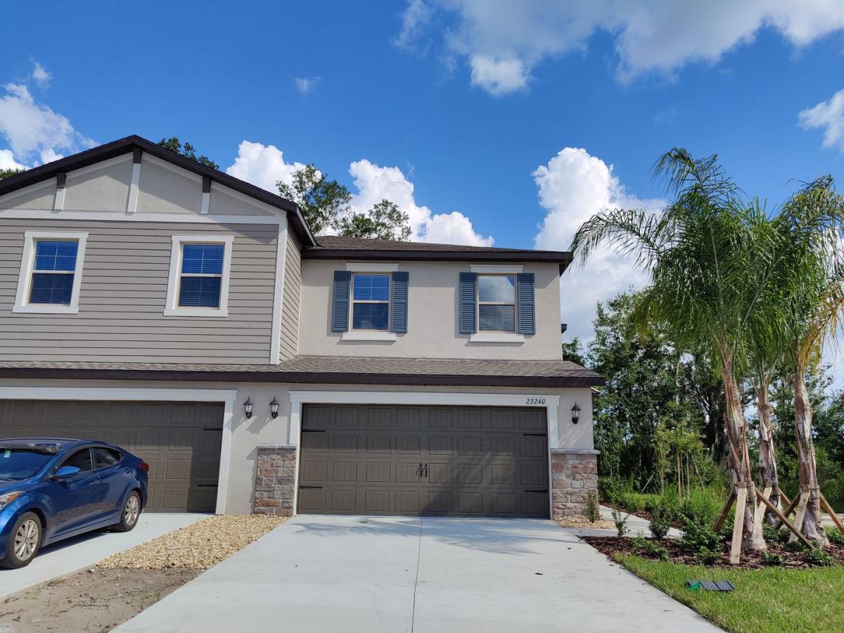 Townhouse for rent at 23240 Willow Glen Way, Lutz, FL 33549