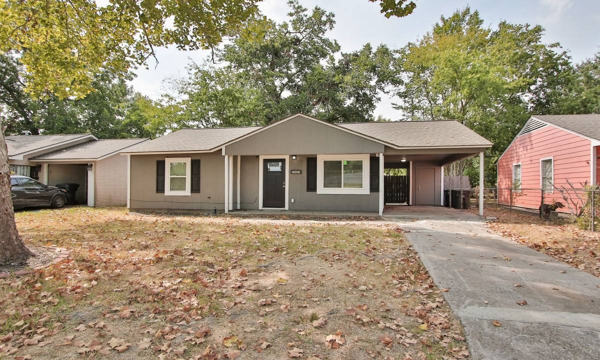 House for rent at 4826 Larkspur St, Houston, TX 77033