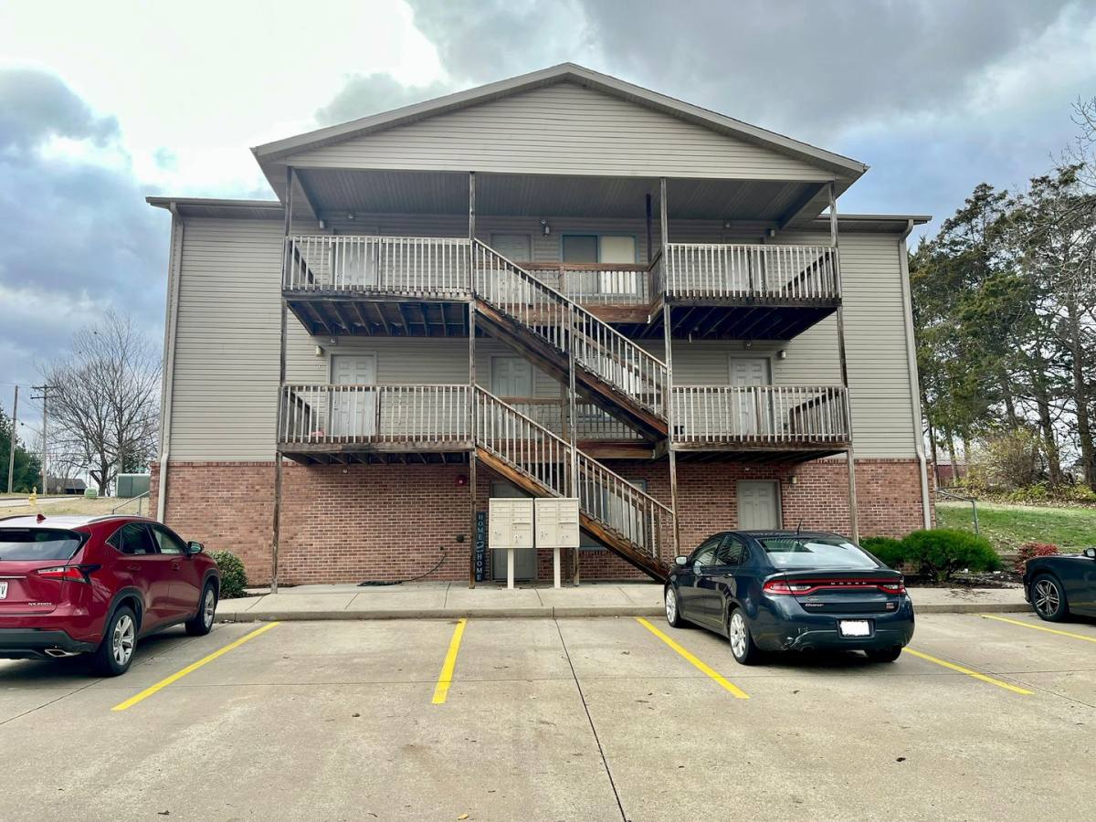 Apartment for rent at 1812 Lexington Ave, Cape Girardeau, MO 63701