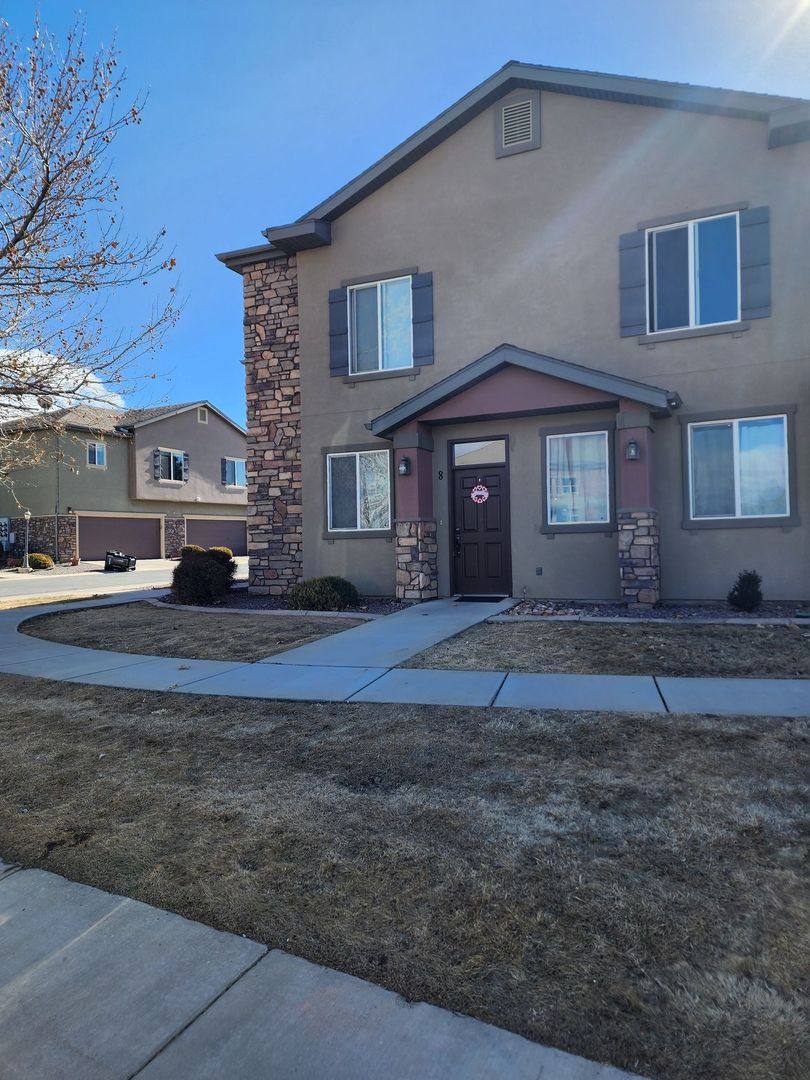 Townhouse for rent at 1177 Northfield, Cedar City, UT 84721