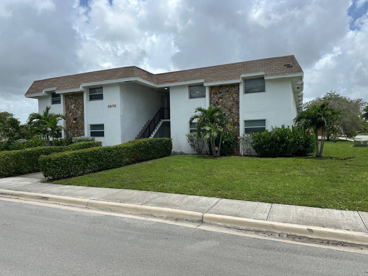 Apartment for rent at 5875 SW 41 St, Fort Lauderdale, FL 33314