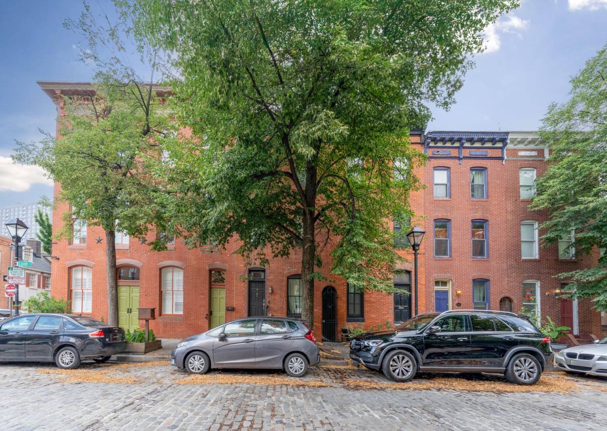 Townhouse for rent at 732 S Bond St, Baltimore, MD 21231
