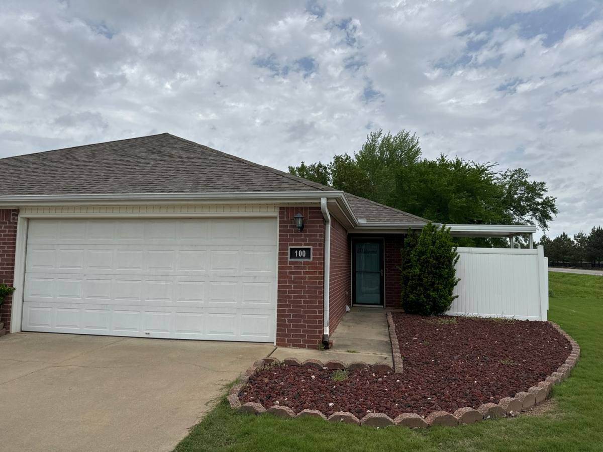 Apartment for rent at 100 S H St, Barling, AR 72923