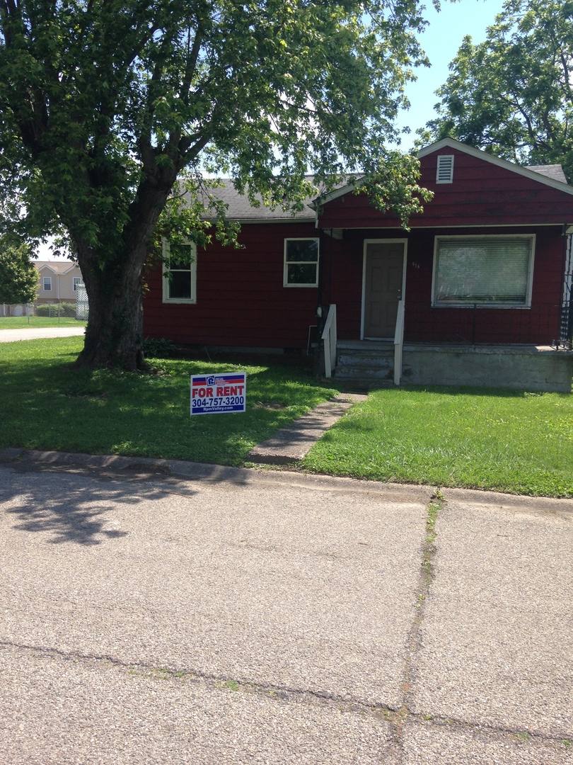 House for rent at 526 Drew St, Saint Albans, WV 25177