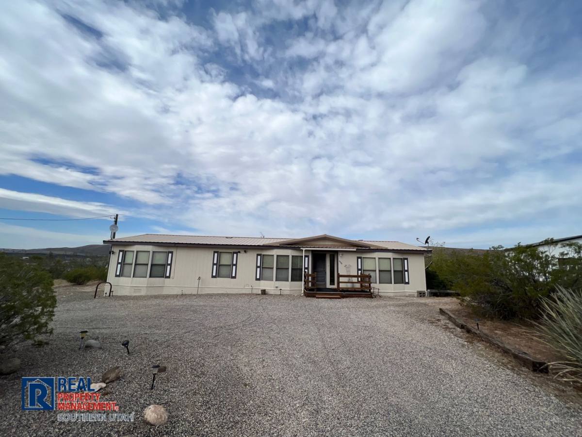 House for rent at 1586 S Ashcreek Dr, Toquerville, UT 84774
