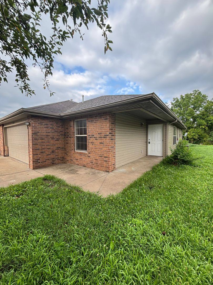 House for rent at 3849 S Timbercreek, Springfield, MO 65807