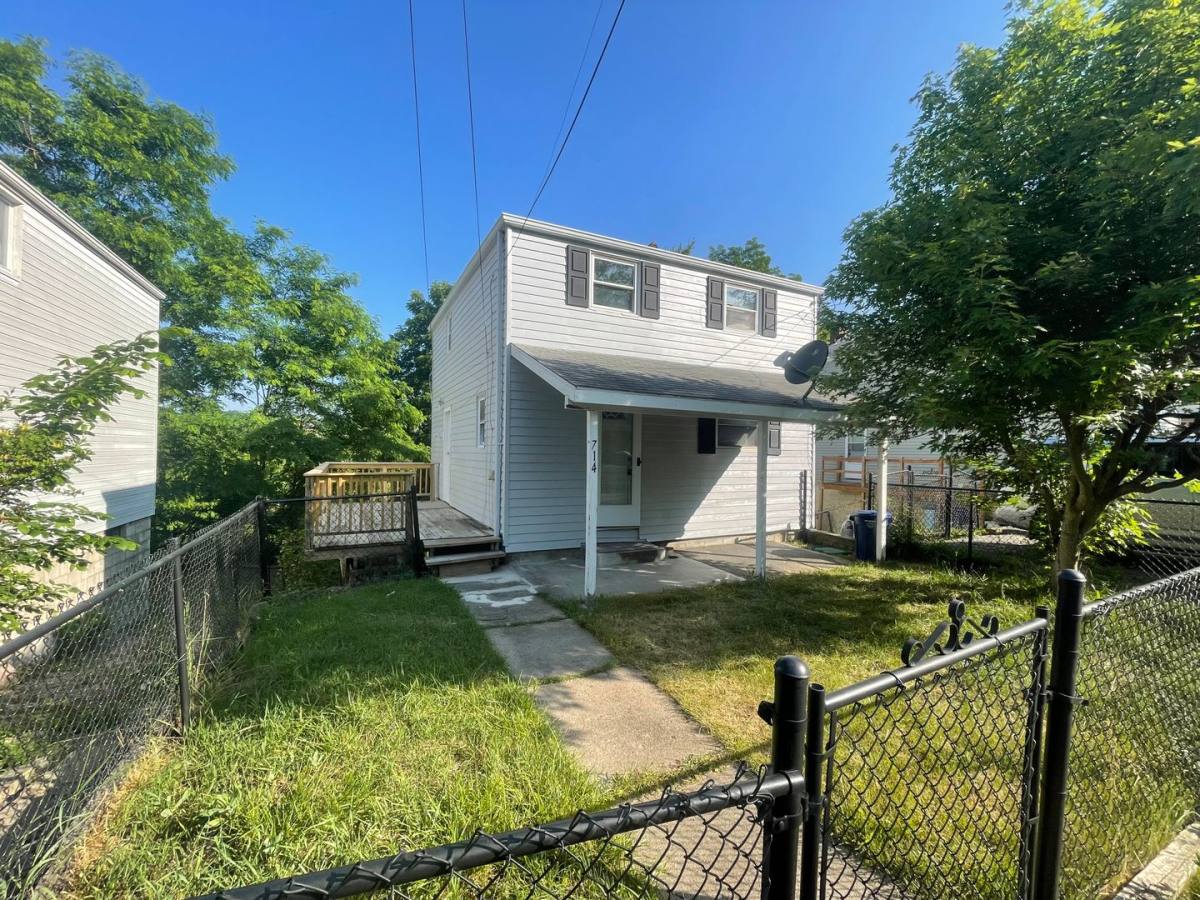 House for rent at 714 Hestor Dr, Pittsburgh, PA 15220