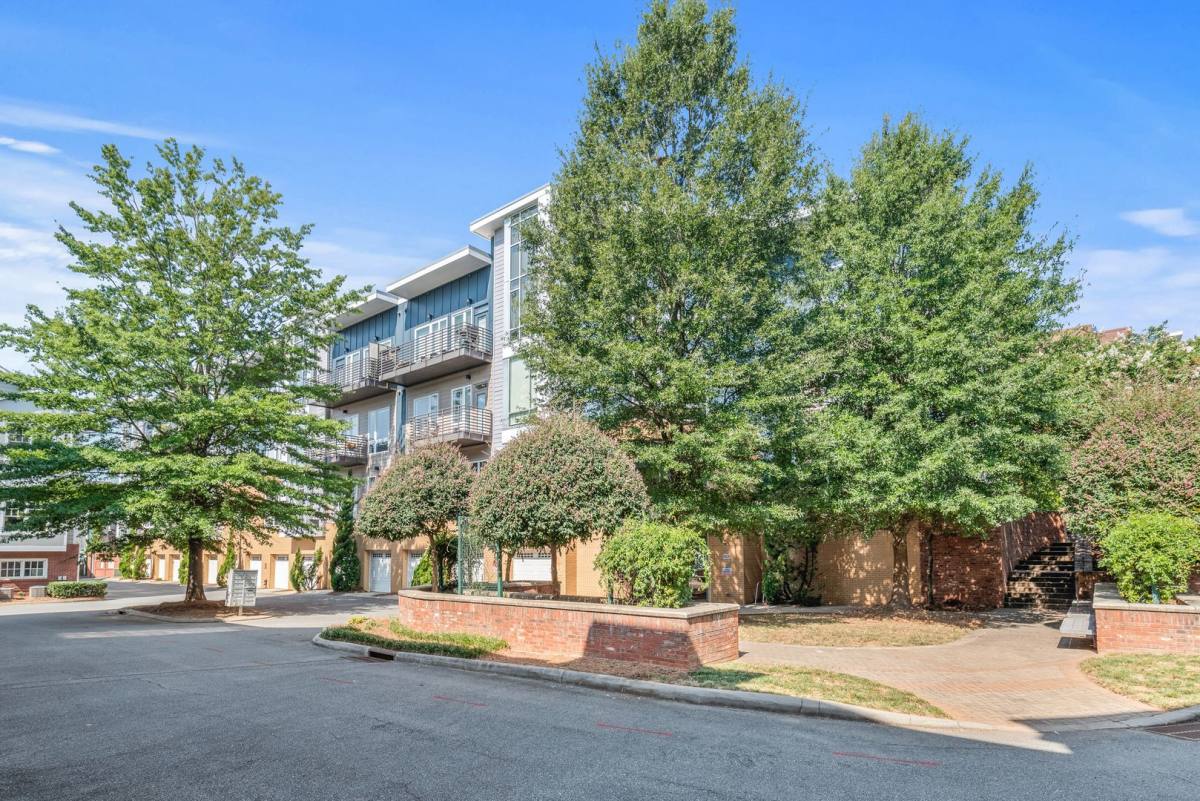 Condo for rent at 2200 Lyndhurst Ave, Charlotte, NC 28203