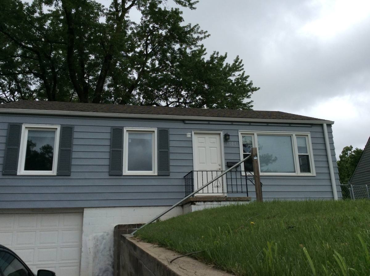 Apartment for rent at 8004 Park Dr, Omaha, NE 68127