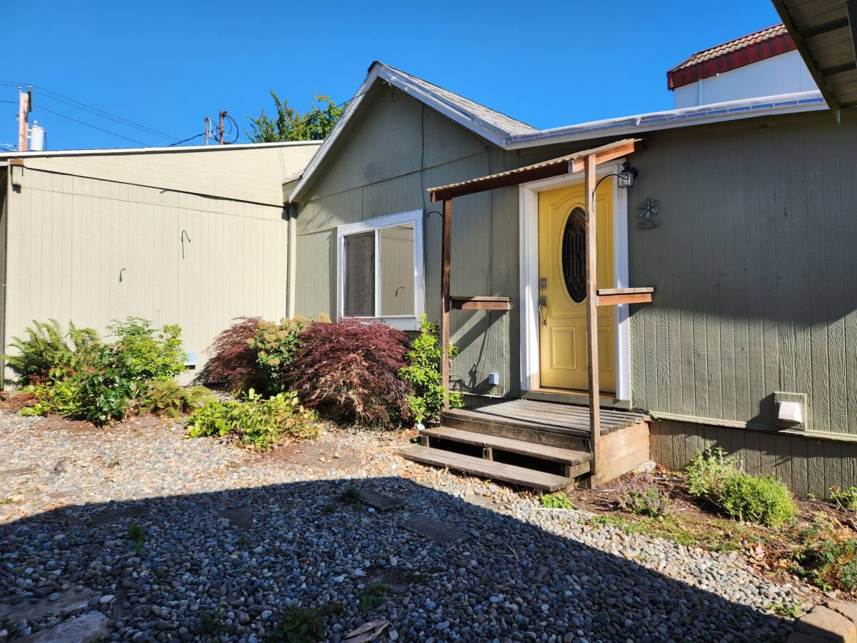 Apartment for rent at 920 Highland Ave, Bremerton, WA 98337
