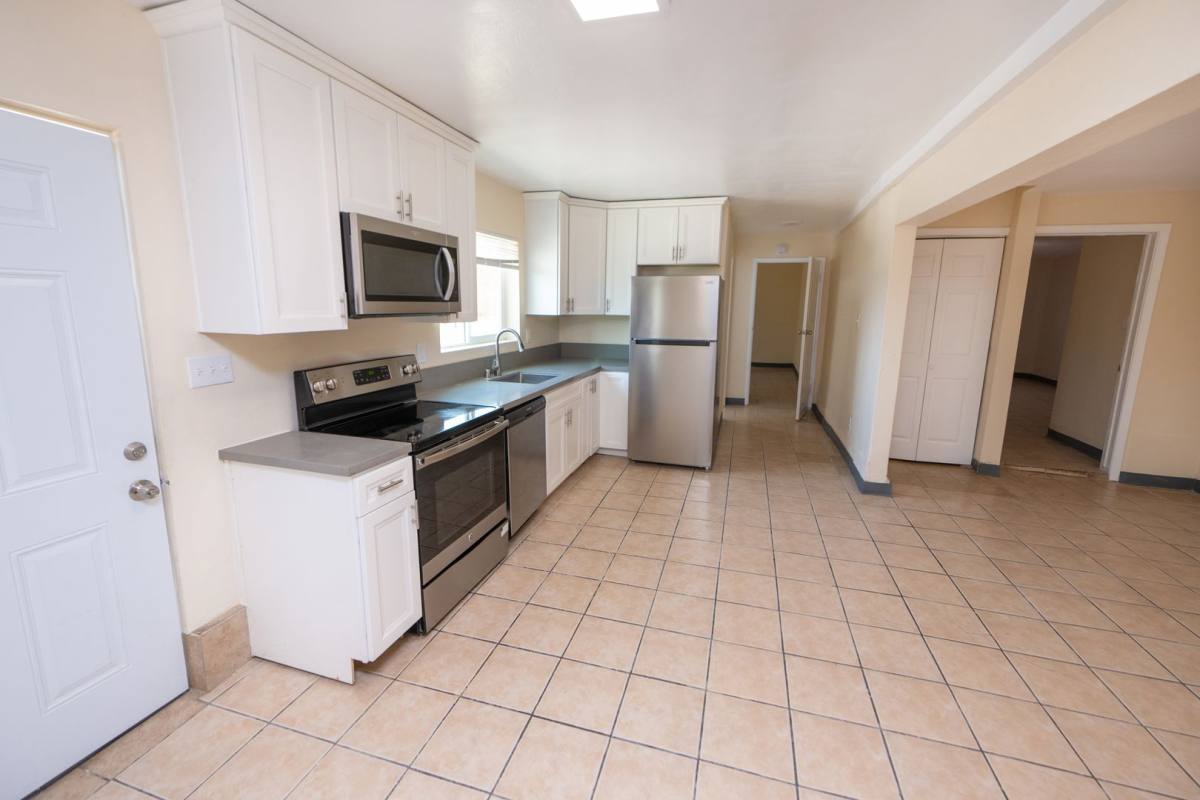 Apartment for rent at 5448 Encina Dr, San Diego, CA 92114