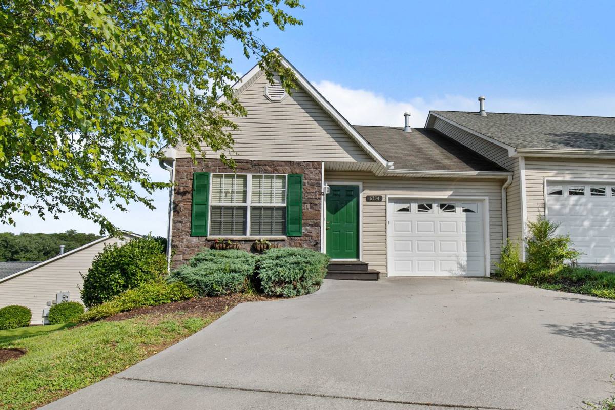 Townhouse for rent at 6334 Sky Song Lane, Knoxville, TN 37914