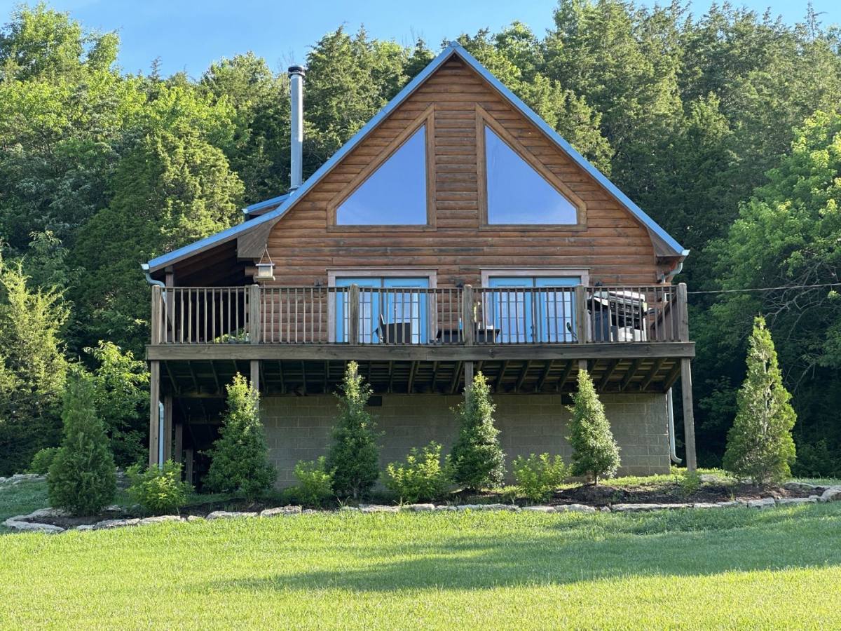 House for rent at 493 Lake Hollow Rd, Woodbury, TN 37190