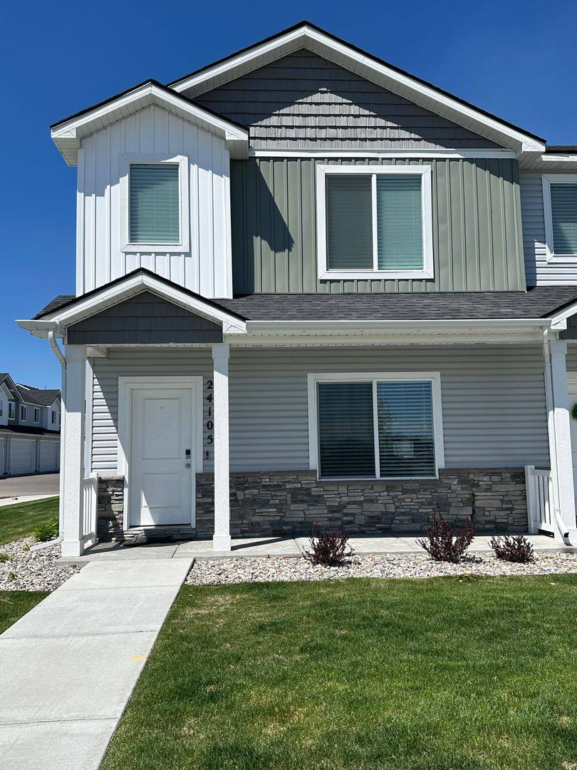 Townhouse for rent at 651 S 2400 W, Rexburg, ID 83440