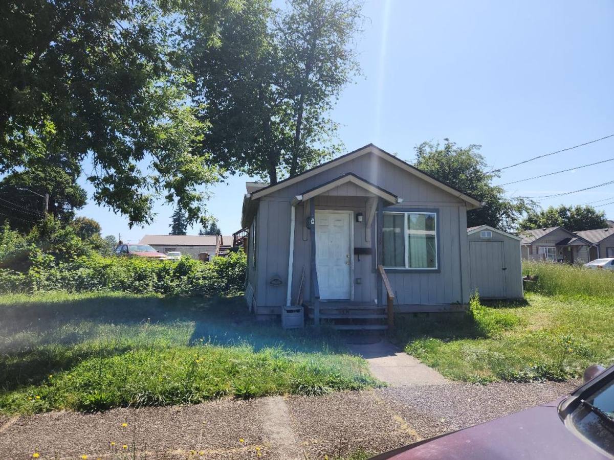 House for rent at 1319 9th Ave, Sweet Home, OR 97386