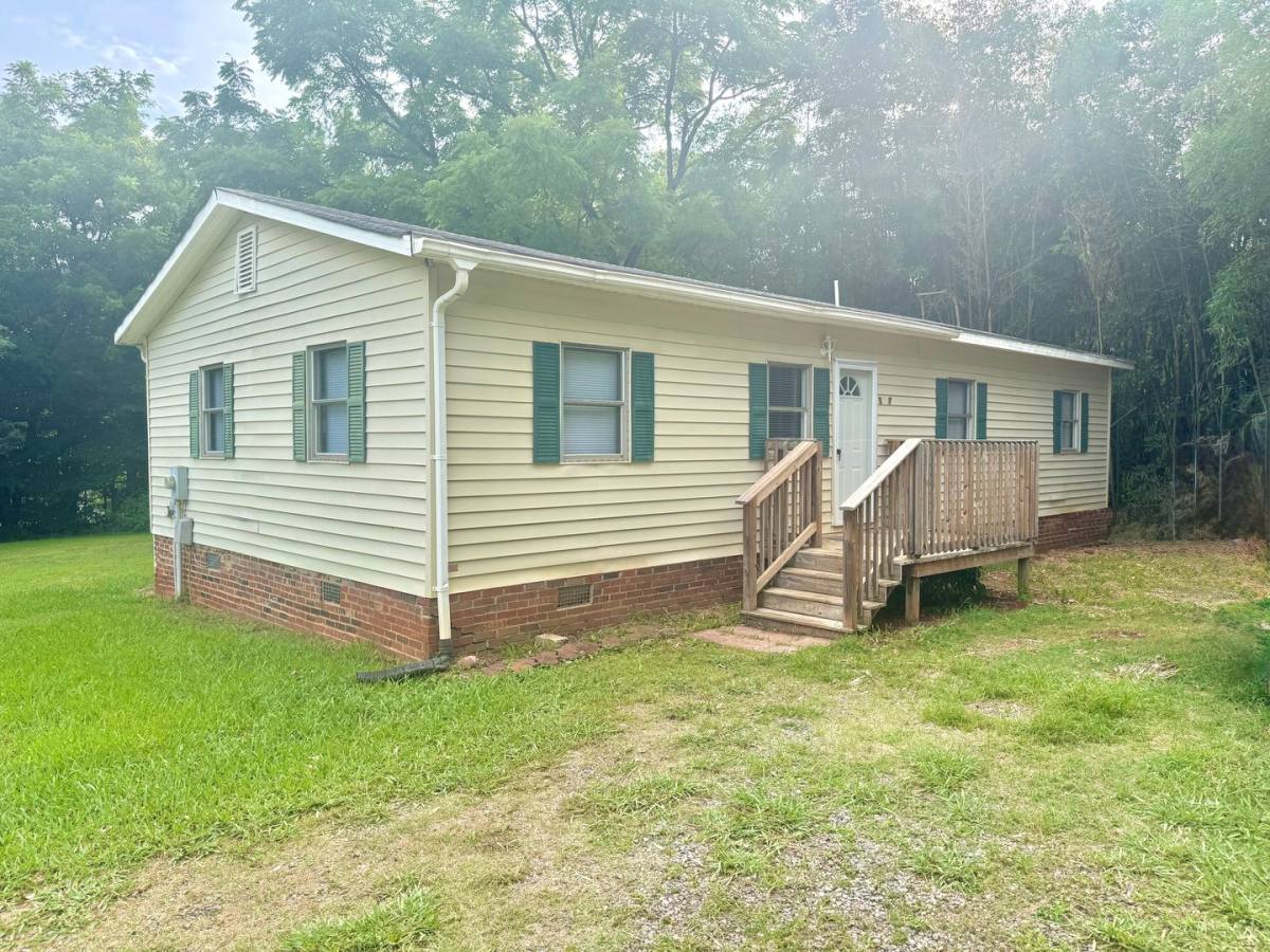 House for rent at 4337 Taylorsville Highway, Statesville, NC 28625